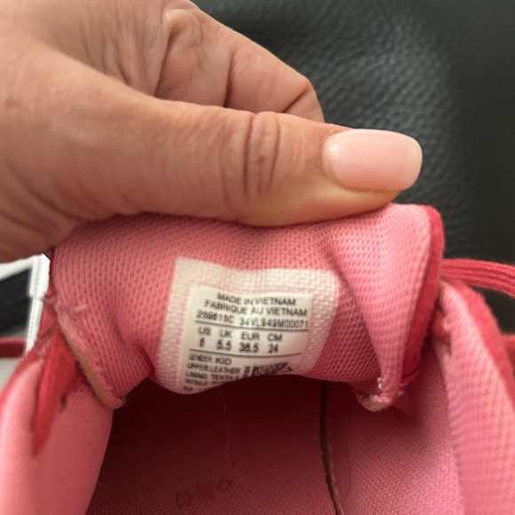 Converse watermelon/red suede runners - Picture 4 of 4